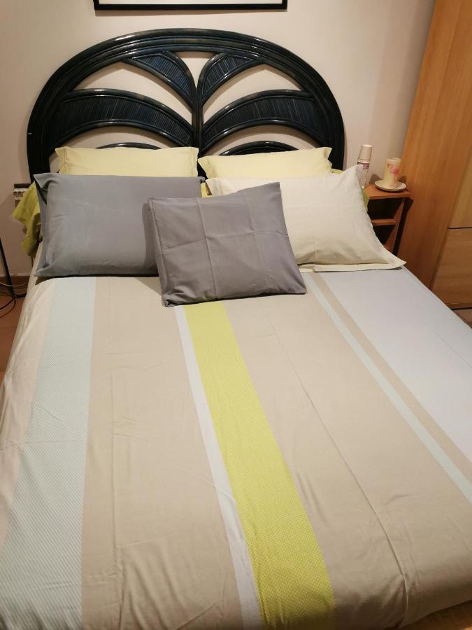 Appartement En Sous Sol De Villa Avec Acces Jardin Et Piscine Marsilia Exterior foto