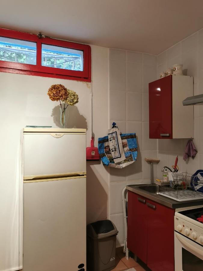Appartement En Sous Sol De Villa Avec Acces Jardin Et Piscine Marsilia Exterior foto