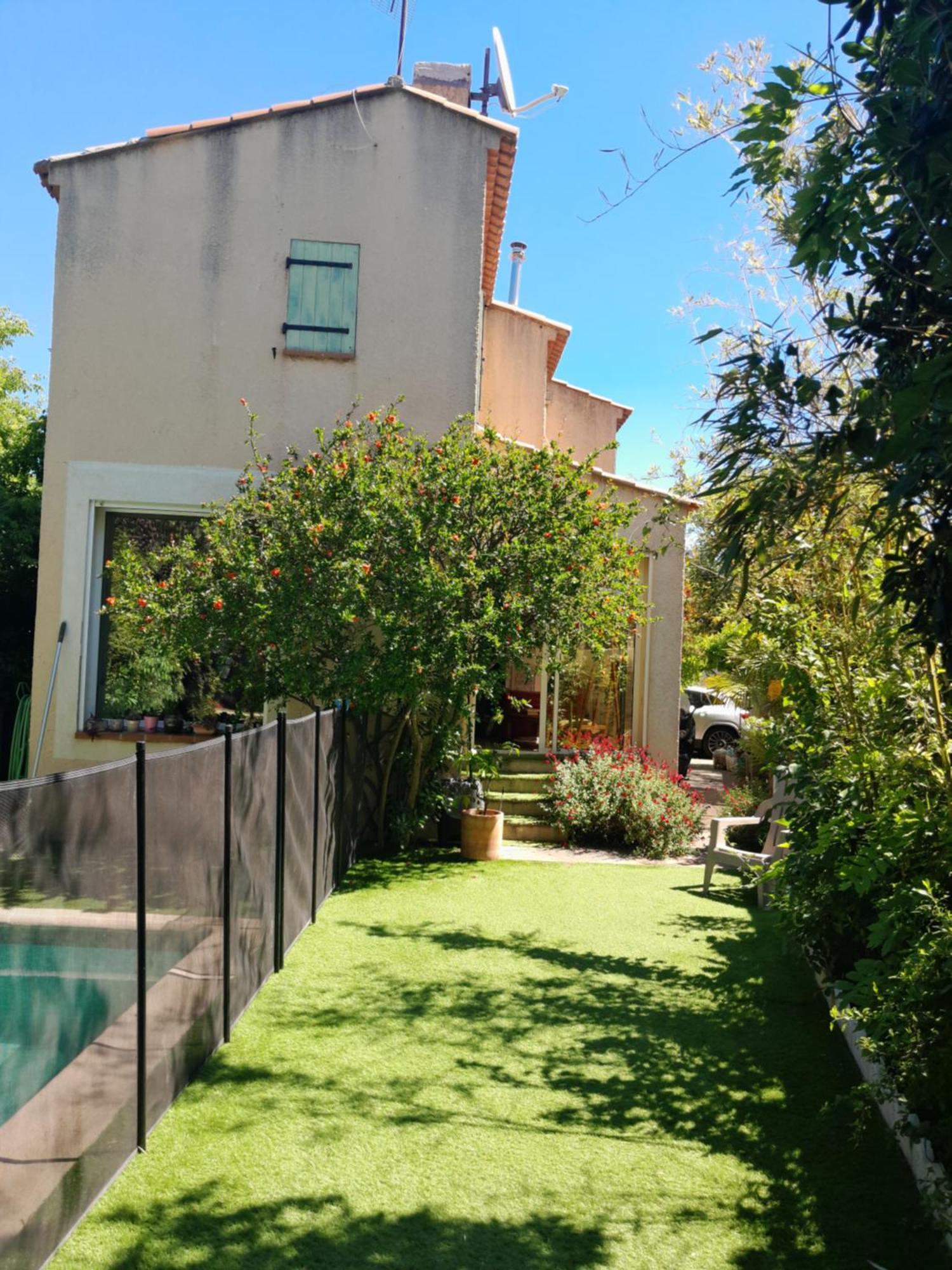 Appartement En Sous Sol De Villa Avec Acces Jardin Et Piscine Marsilia Exterior foto